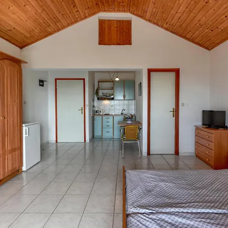 Apartment Fuer 2 Personen Razanac